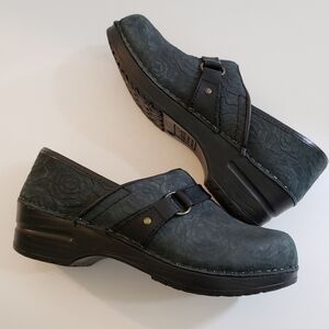 Sanita Professional Nursing Clogs Dark Teal Sz 37